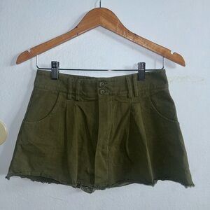 La Hearts Green Skorts with Relaxed Fit